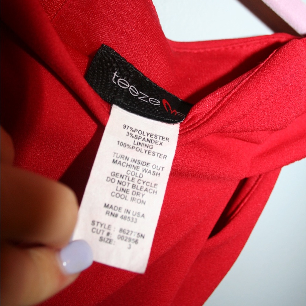 RED DRESS - Picture 5 of 5
